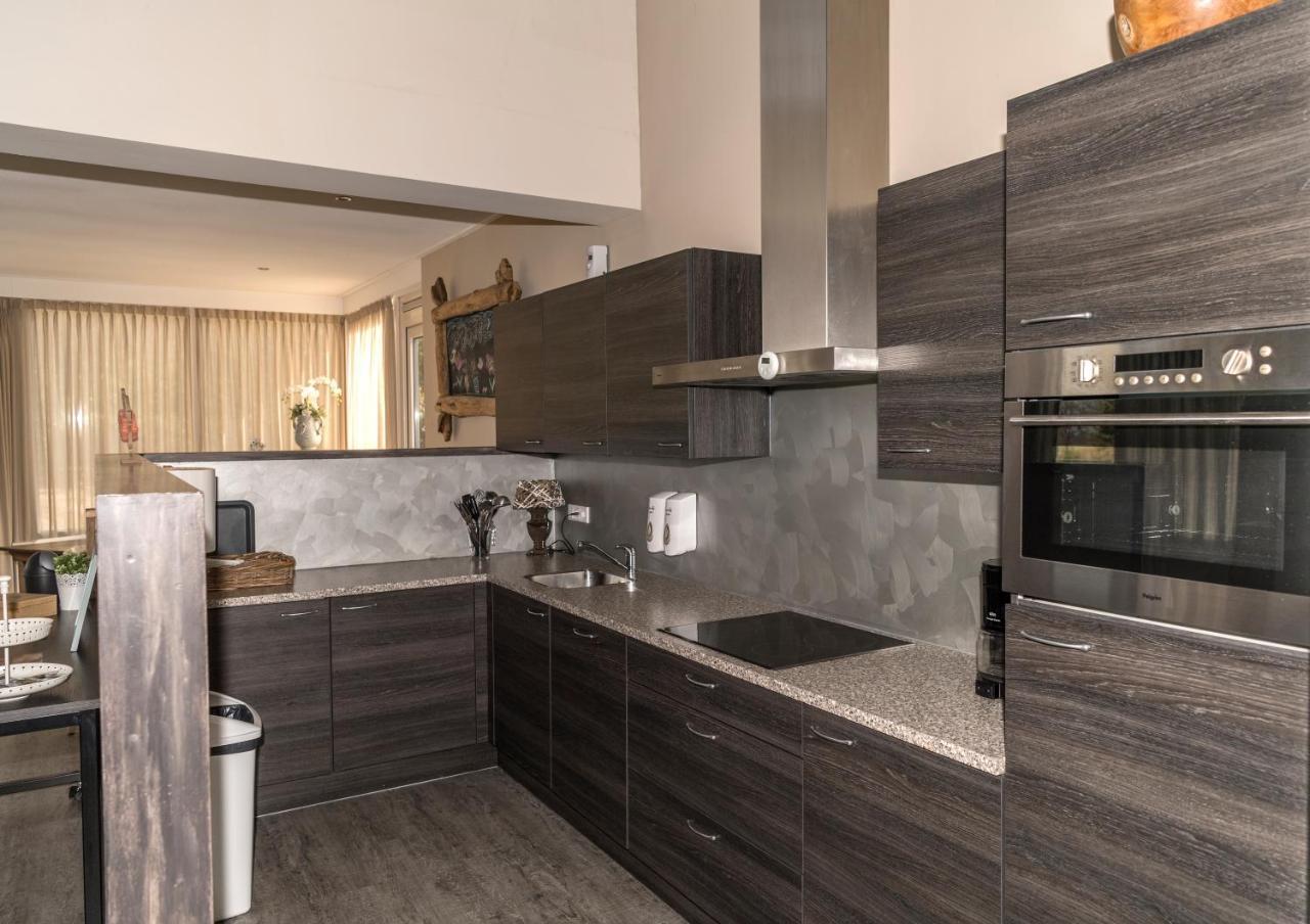Bed & Breakfast De Oale School Lattrop Esterno foto